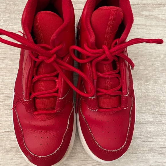 red youth jordans